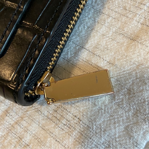 Michael Kors Croc Zip Wallet - Picture 5 of 7